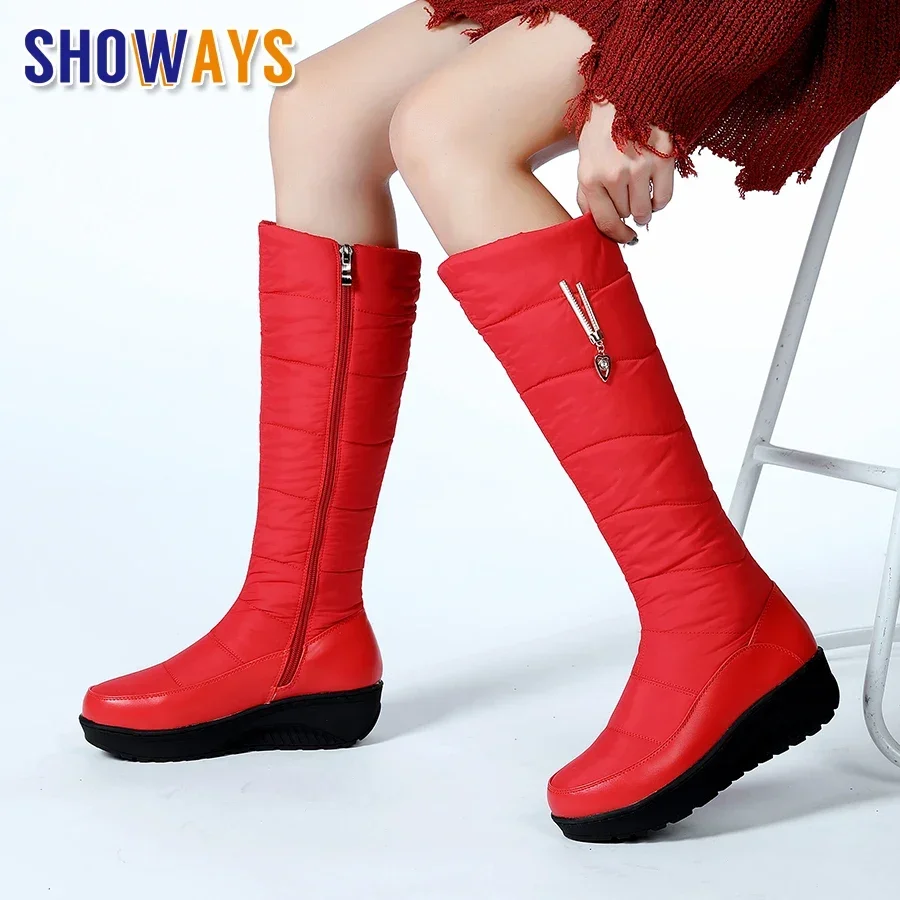 Ženy teplé kožušinové stredné liahne Snehové topánky Round Tow Red Black Down Crystal Dec Party Travel Lady Wedge Platform Winter Plyšu polovičné topánky