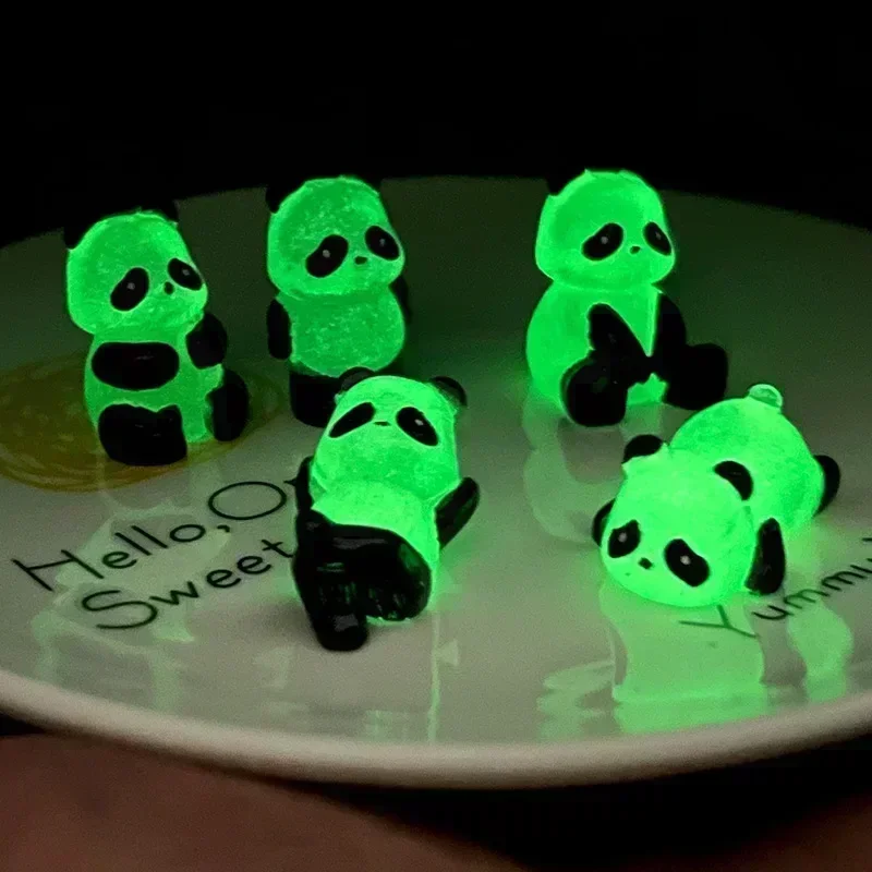Žiariaca panda mini figúrka